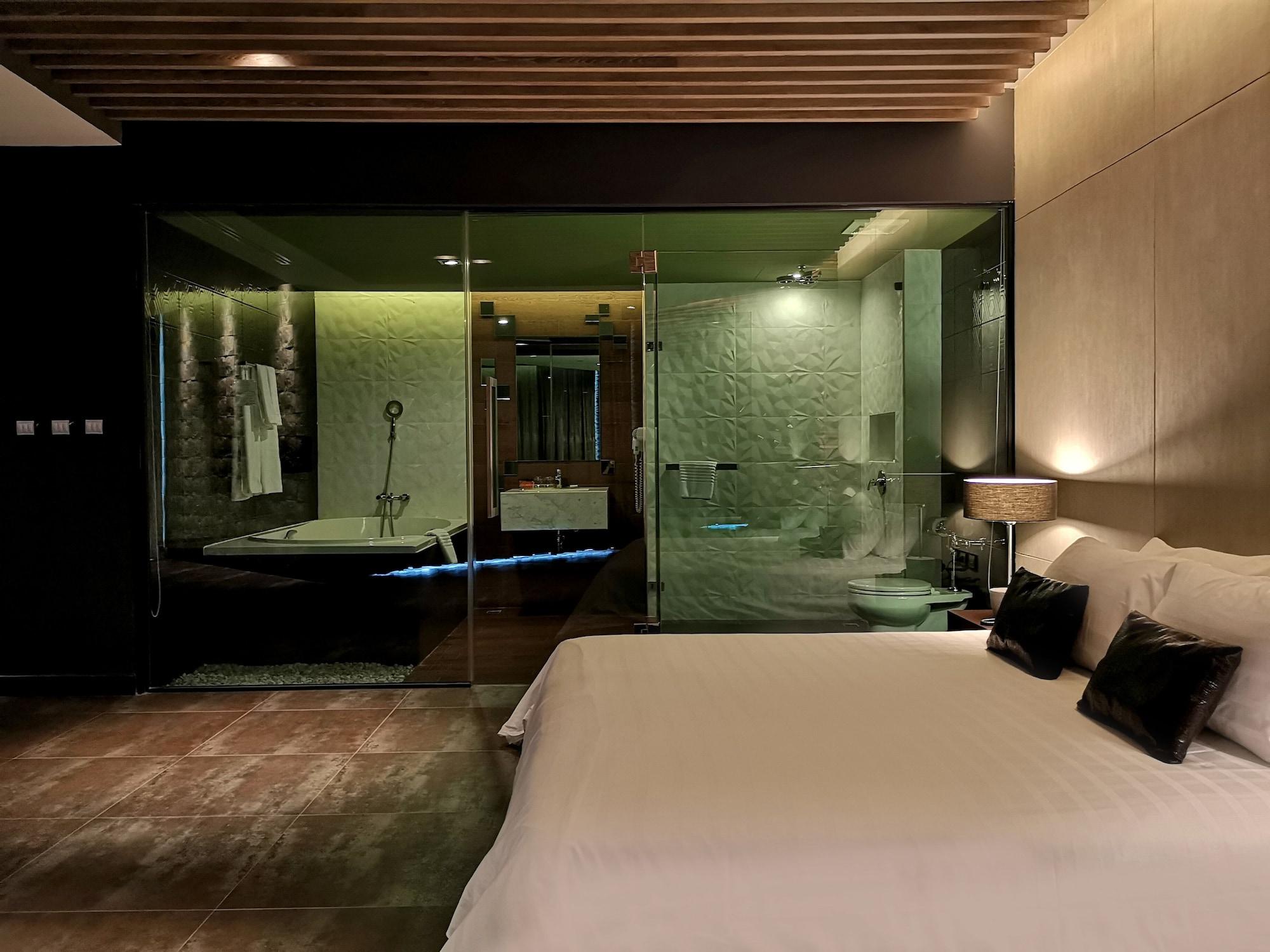 Tsix5 Quarter Hotel Pattaya Exterior photo