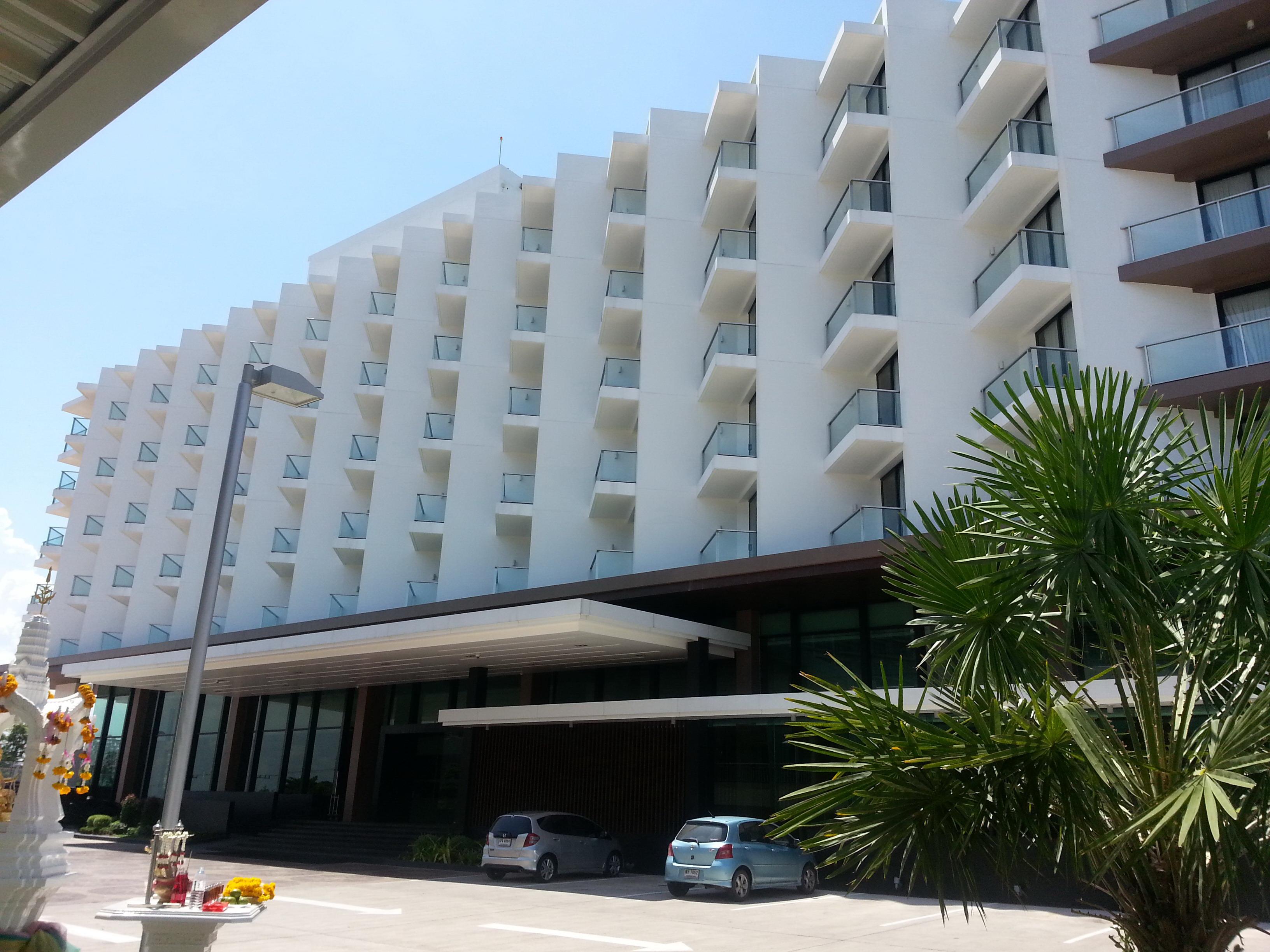 Tsix5 Quarter Hotel Pattaya Exterior photo