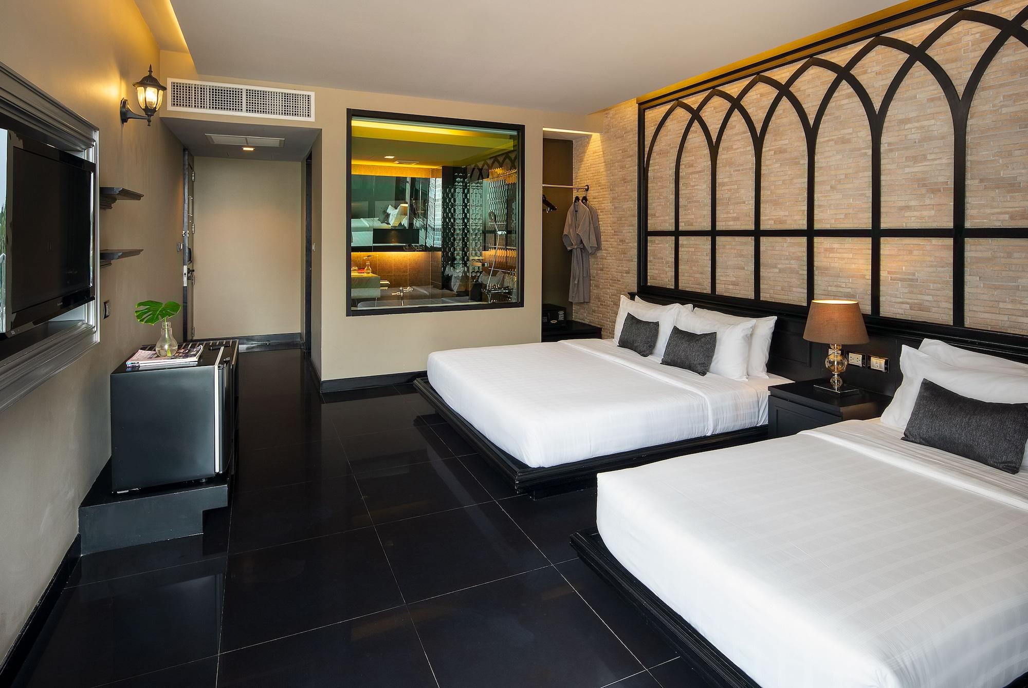 Tsix5 Quarter Hotel Pattaya Exterior photo