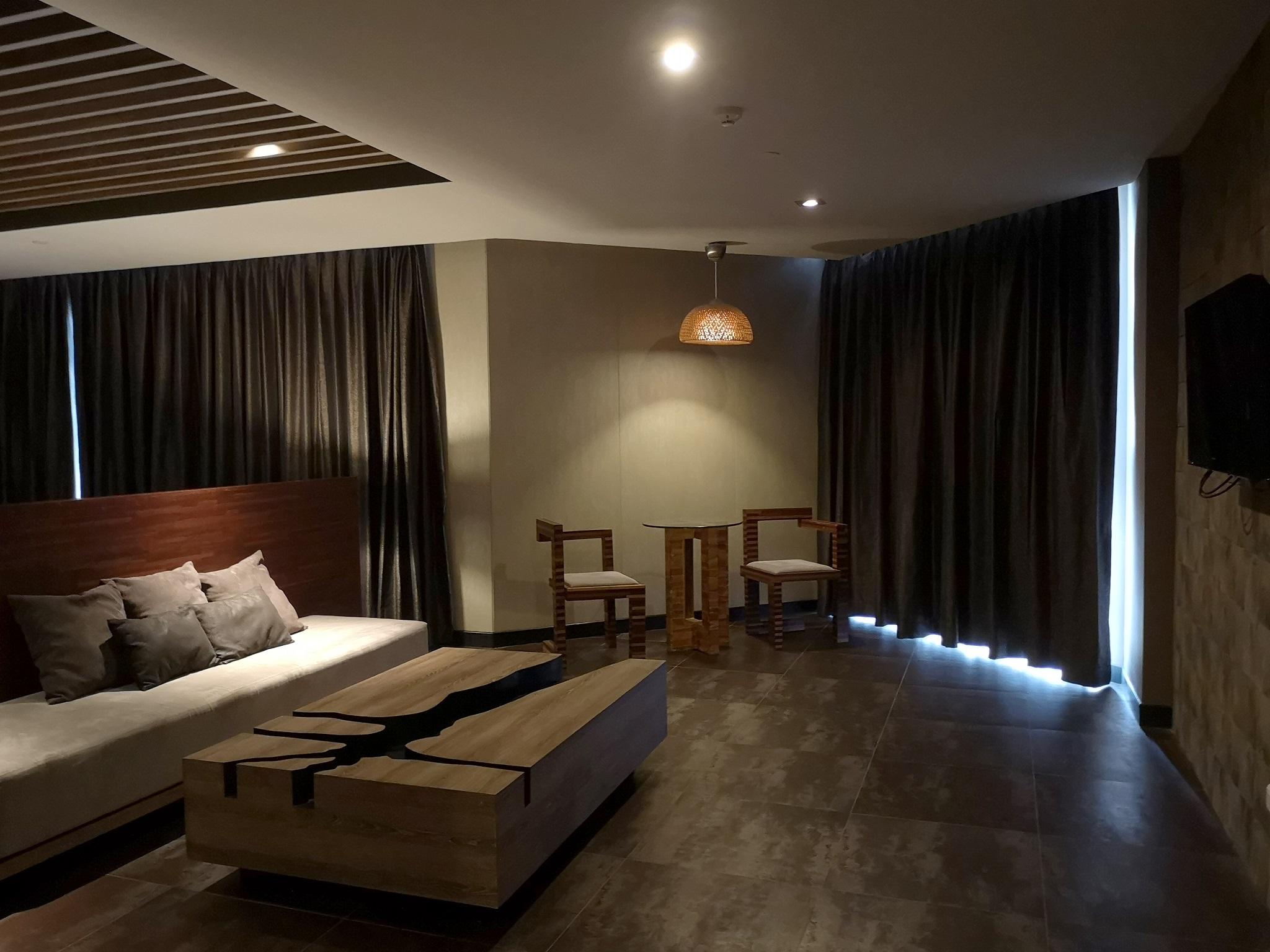 Tsix5 Quarter Hotel Pattaya Exterior photo