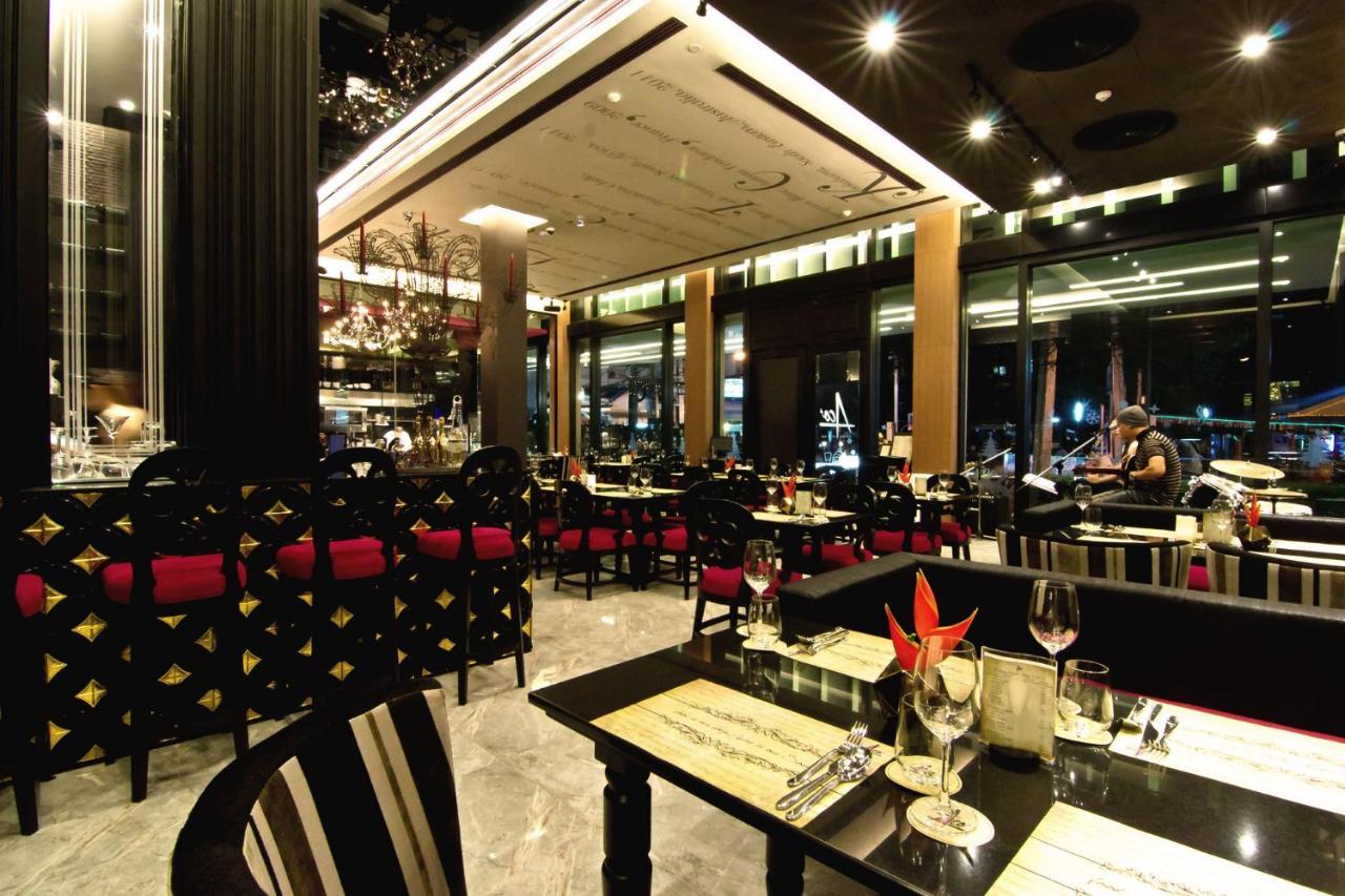 Tsix5 Quarter Hotel Pattaya Exterior photo