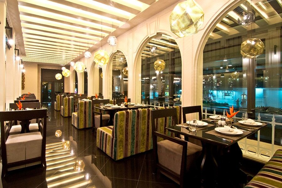 Tsix5 Quarter Hotel Pattaya Exterior photo
