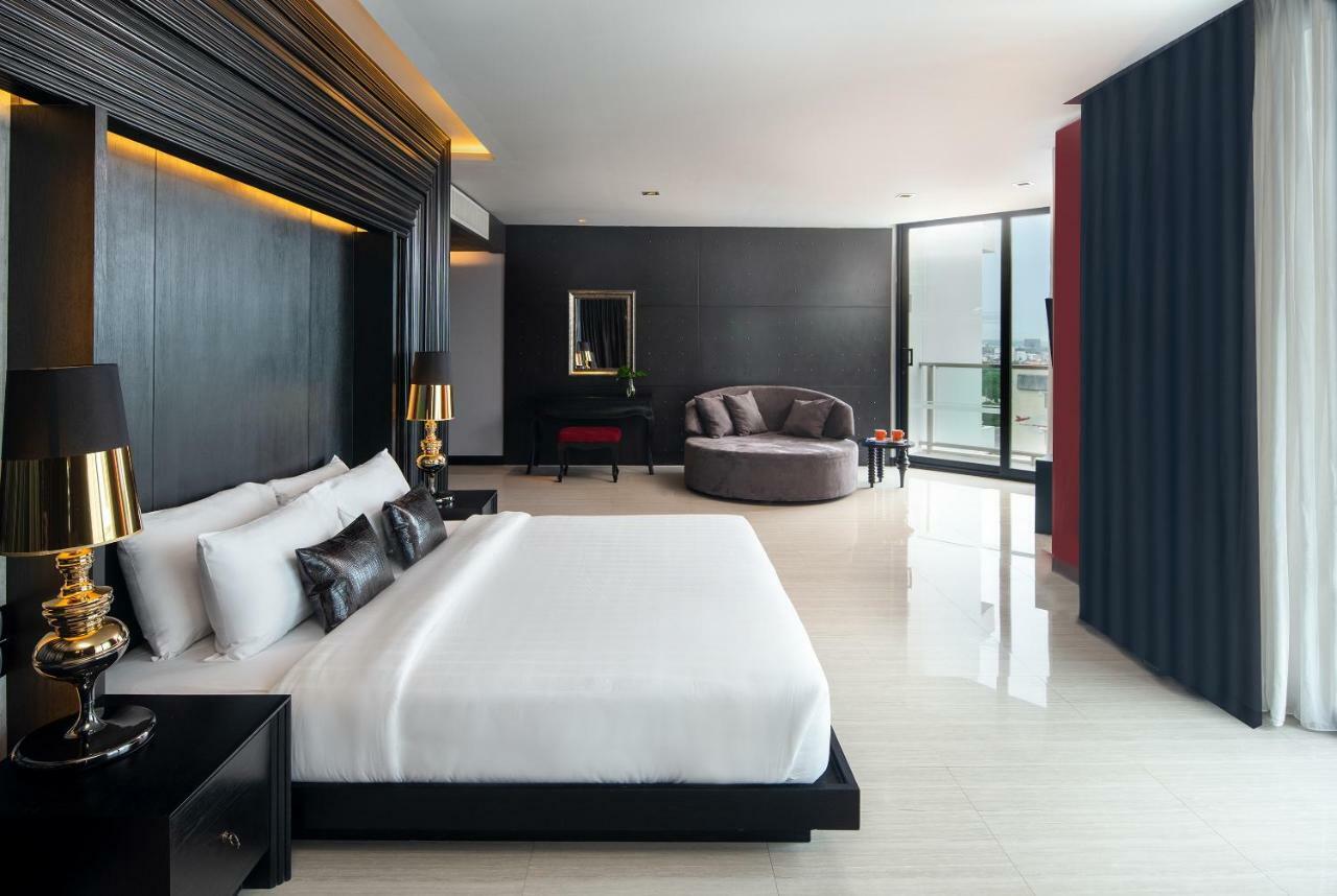 Tsix5 Quarter Hotel Pattaya Exterior photo